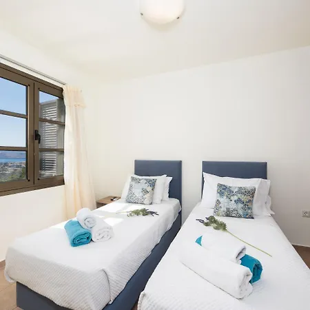 Villa Athina *
